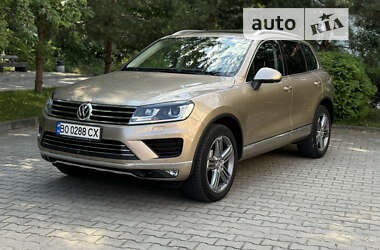 Внедорожник / Кроссовер Volkswagen Touareg 2015 в Киеве