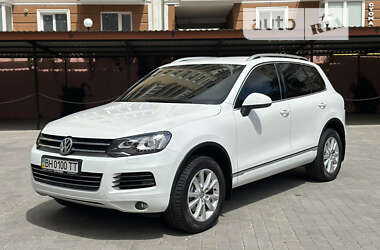 Позашляховик / Кросовер Volkswagen Touareg 2013 в Одесі