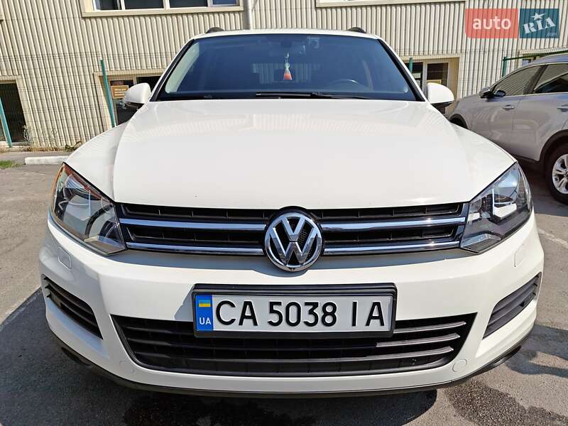 Внедорожник / Кроссовер Volkswagen Touareg 2011 в Умани