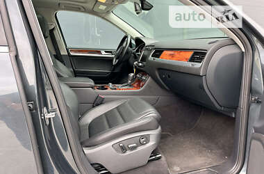 Внедорожник / Кроссовер Volkswagen Touareg 2011 в Львове