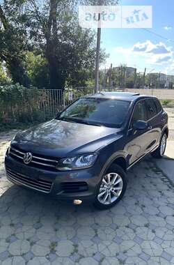 Внедорожник / Кроссовер Volkswagen Touareg 2012 в Харькове