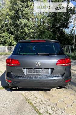 Внедорожник / Кроссовер Volkswagen Touareg 2012 в Харькове