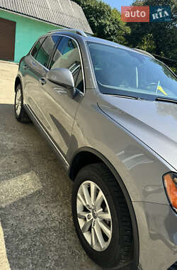 Внедорожник / Кроссовер Volkswagen Touareg 2013 в 