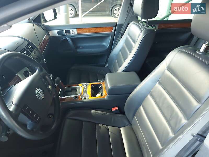 Позашляховик / Кросовер Volkswagen Touareg 2004 в Дніпрі