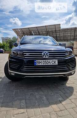 Позашляховик / Кросовер Volkswagen Touareg 2016 в Сумах