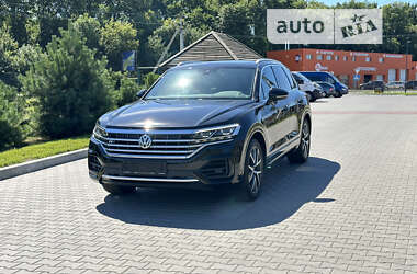 Внедорожник / Кроссовер Volkswagen Touareg 2018 в Луцке