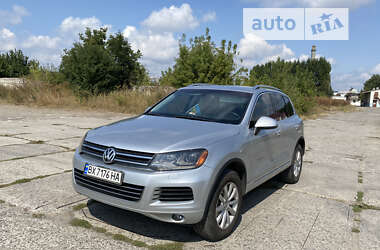 Внедорожник / Кроссовер Volkswagen Touareg 2011 в Хмельницком