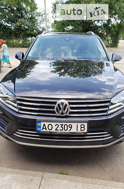 Позашляховик / Кросовер Volkswagen Touareg 2014 в Ужгороді