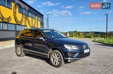 Внедорожник / Кроссовер Volkswagen Touareg 2017 в 