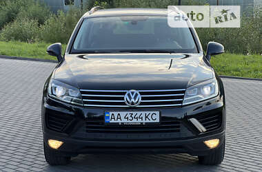 Позашляховик / Кросовер Volkswagen Touareg 2016 в Долині