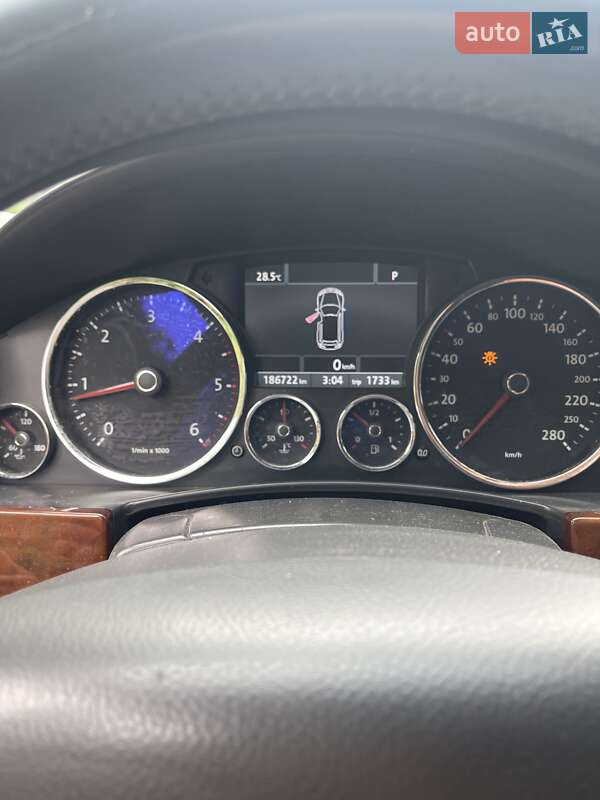 Внедорожник / Кроссовер Volkswagen Touareg 2010 в Умани