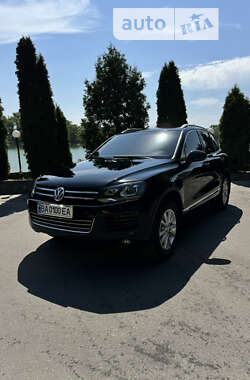 Внедорожник / Кроссовер Volkswagen Touareg 2014 в Кропивницком