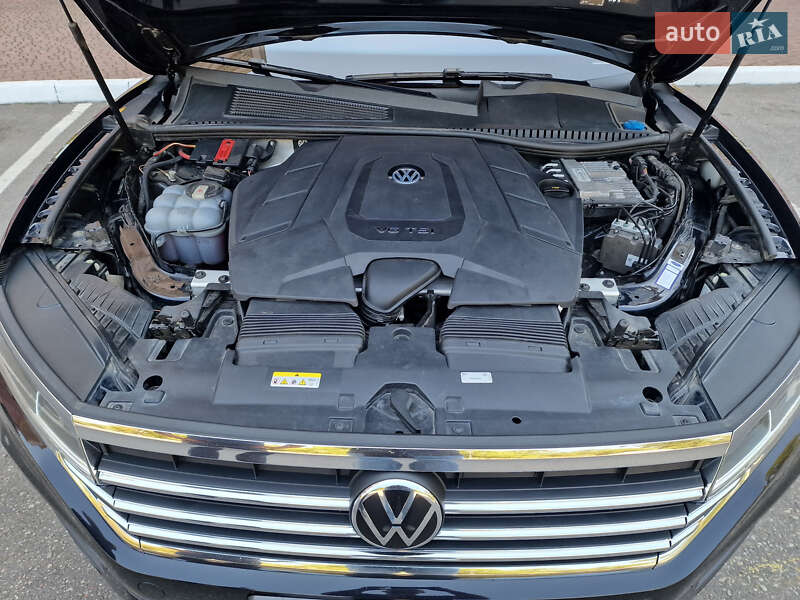 Позашляховик / Кросовер Volkswagen Touareg 2020 в Одесі