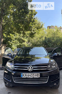 Внедорожник / Кроссовер Volkswagen Touareg 2013 в Киеве