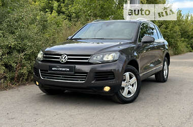 Внедорожник / Кроссовер Volkswagen Touareg 2012 в Полтаве