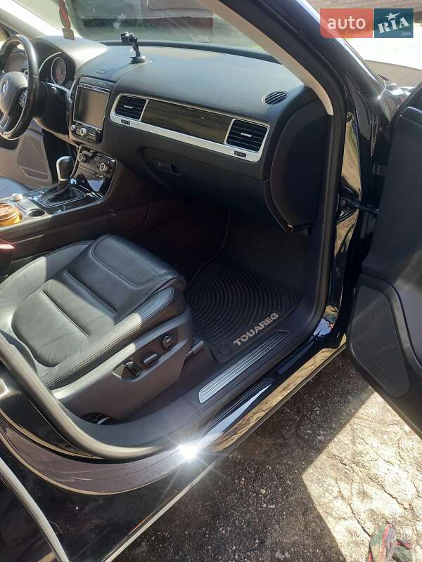 Позашляховик / Кросовер Volkswagen Touareg 2014 в Черкасах