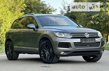 Внедорожник / Кроссовер Volkswagen Touareg 2011 в Ровно