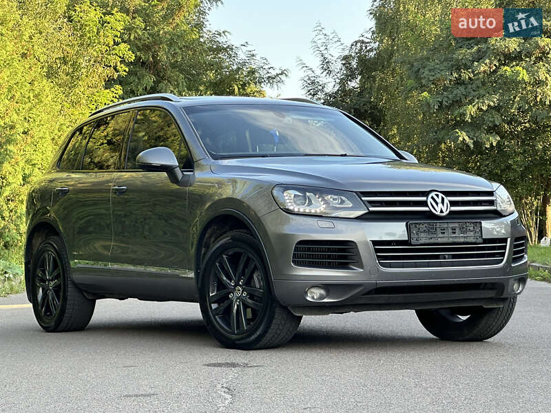 Внедорожник / Кроссовер Volkswagen Touareg 2011 в Ровно