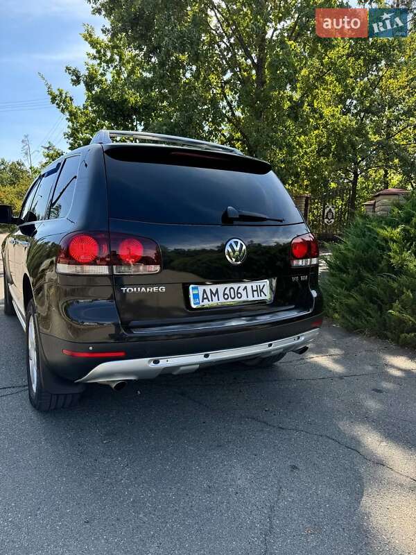 Внедорожник / Кроссовер Volkswagen Touareg 2007 в Малине