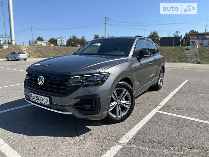 Позашляховик / Кросовер Volkswagen Touareg 2019 в Вінниці