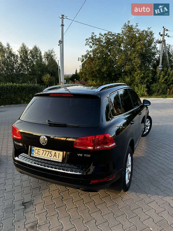 Внедорожник / Кроссовер Volkswagen Touareg 2012 в Хмельницком