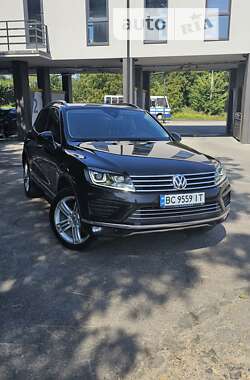 Позашляховик / Кросовер Volkswagen Touareg 2014 в Львові