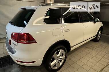 Внедорожник / Кроссовер Volkswagen Touareg 2012 в Киеве