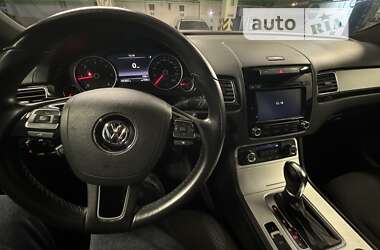 Внедорожник / Кроссовер Volkswagen Touareg 2012 в Киеве