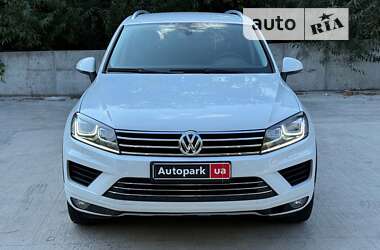 Внедорожник / Кроссовер Volkswagen Touareg 2013 в Киеве