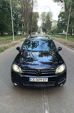 Внедорожник / Кроссовер Volkswagen Touareg 2011 в Черновцах