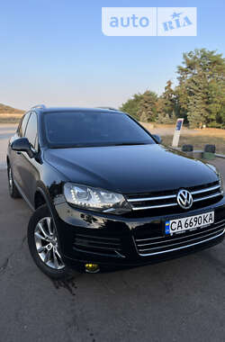 Внедорожник / Кроссовер Volkswagen Touareg 2012 в Черкассах