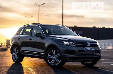 Внедорожник / Кроссовер Volkswagen Touareg 2013 в Львове