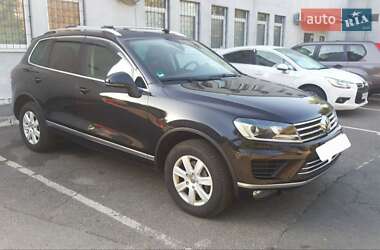 Внедорожник / Кроссовер Volkswagen Touareg 2015 в Киеве