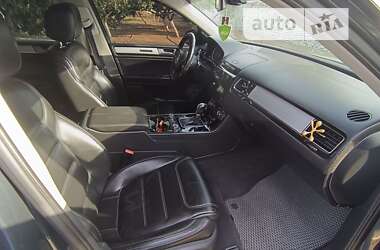 Внедорожник / Кроссовер Volkswagen Touareg 2011 в 