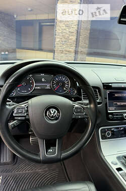 Внедорожник / Кроссовер Volkswagen Touareg 2014 в Кривом Роге