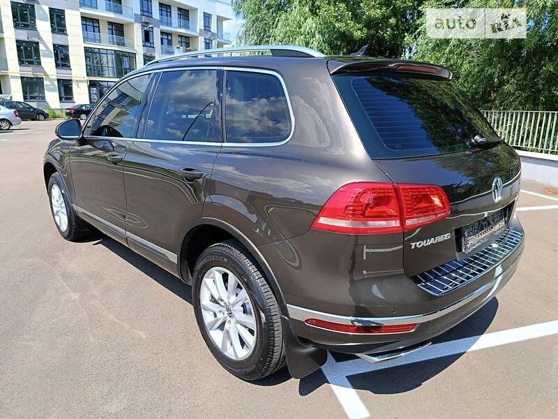 Внедорожник / Кроссовер Volkswagen Touareg 2017 в Киеве