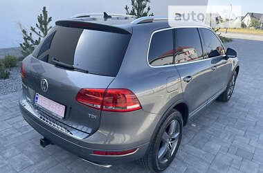 Позашляховик / Кросовер Volkswagen Touareg 2010 в Луцьку