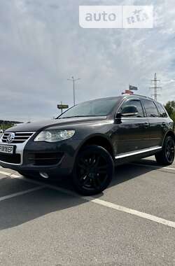 Внедорожник / Кроссовер Volkswagen Touareg 2007 в Запорожье