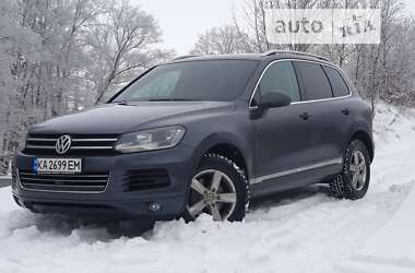 Внедорожник / Кроссовер Volkswagen Touareg 2014 в Киеве