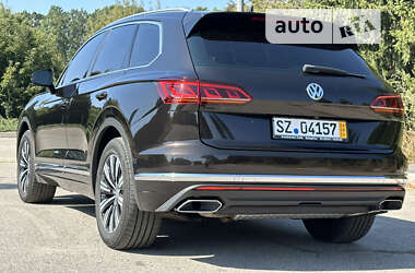 Внедорожник / Кроссовер Volkswagen Touareg 2018 в Бердичеве