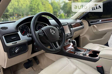 Позашляховик / Кросовер Volkswagen Touareg 2012 в Хмельницькому