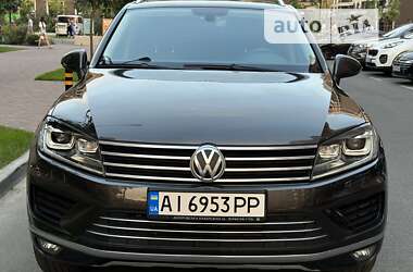 Позашляховик / Кросовер Volkswagen Touareg 2016 в Києві