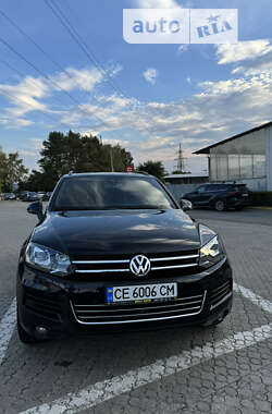 Внедорожник / Кроссовер Volkswagen Touareg 2011 в Черновцах