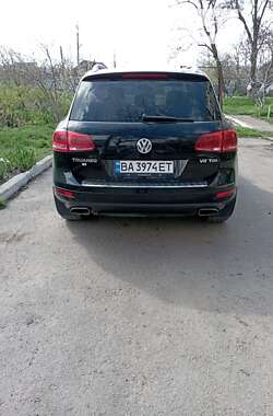 Внедорожник / Кроссовер Volkswagen Touareg 2010 в Еланце