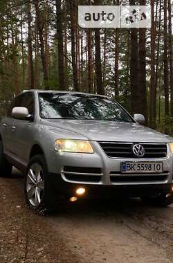 Внедорожник / Кроссовер Volkswagen Touareg 2004 в Ровно