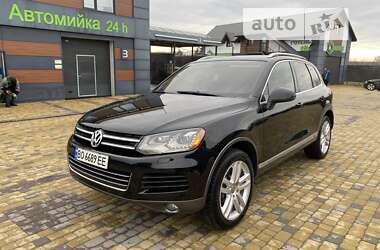 Внедорожник / Кроссовер Volkswagen Touareg 2014 в Тернополе