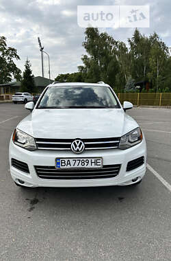 Внедорожник / Кроссовер Volkswagen Touareg 2014 в Александрие