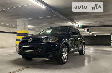 Внедорожник / Кроссовер Volkswagen Touareg 2012 в Львове