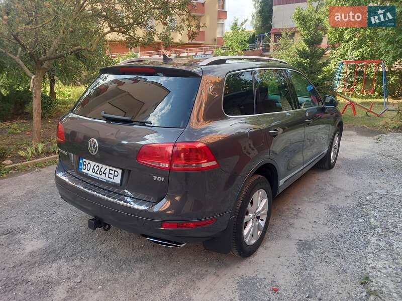 Внедорожник / Кроссовер Volkswagen Touareg 2012 в Тернополе
