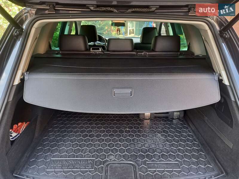 Внедорожник / Кроссовер Volkswagen Touareg 2012 в Тернополе